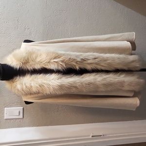 Faux Fur Trimmed Sweater Vest